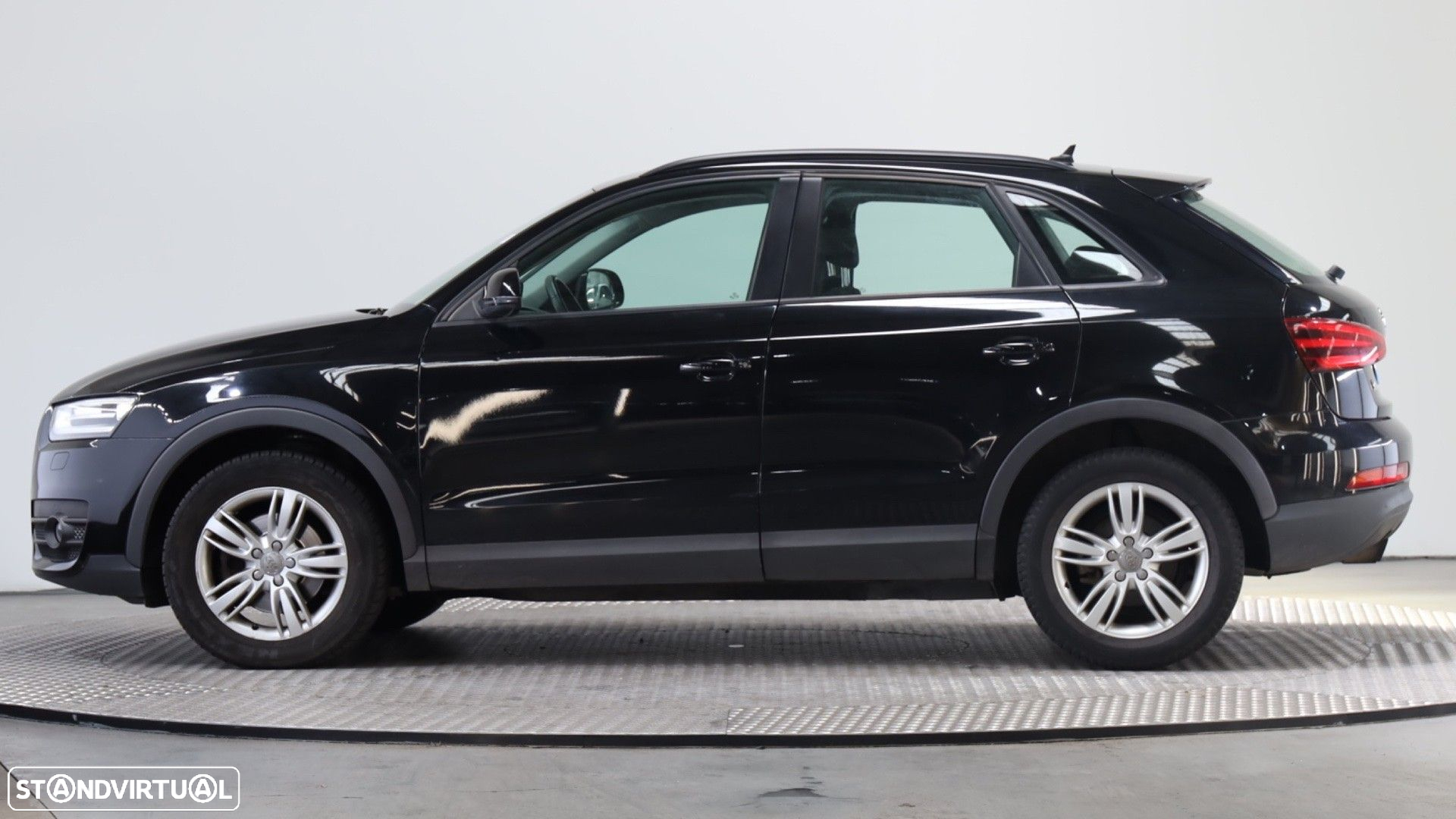 Audi Q3 2.0 TDI Business Line - 6