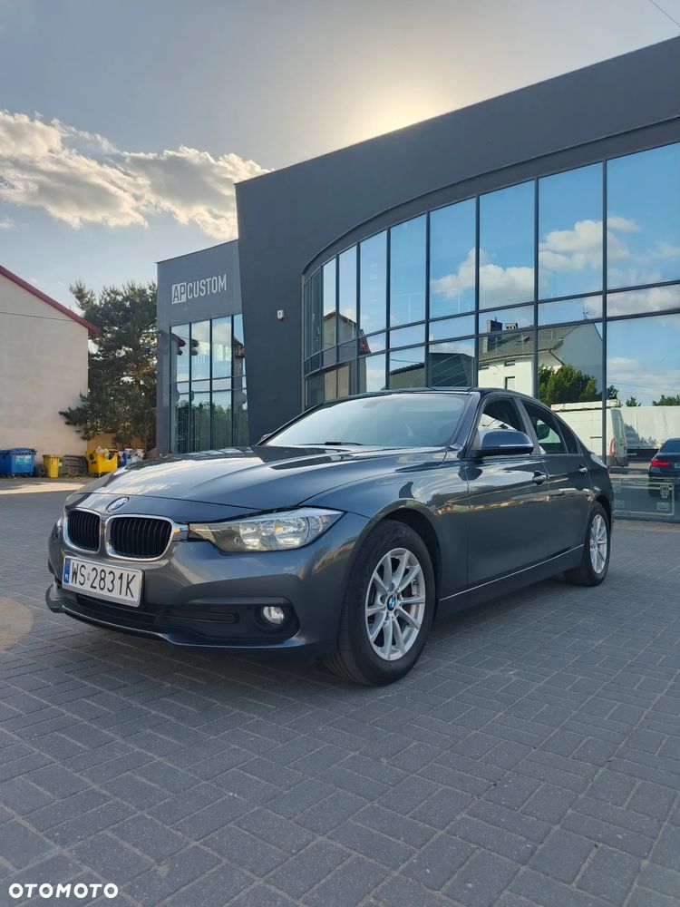 BMW Seria 3 318d - 1