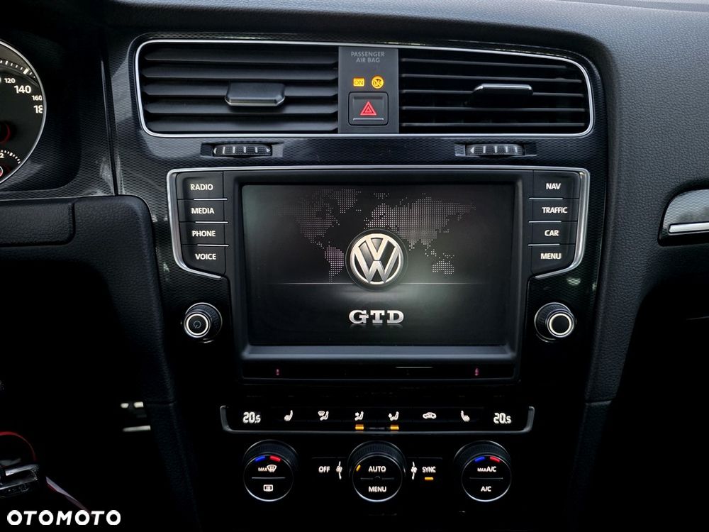 Volkswagen Golf - 23