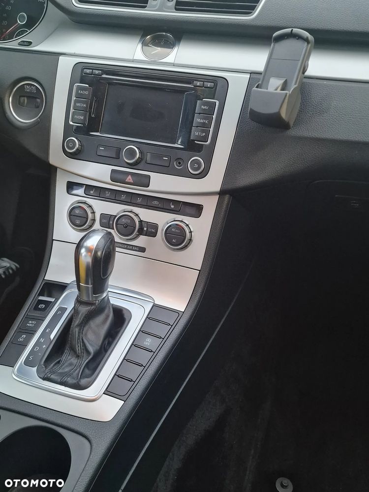 Volkswagen Passat 2.0 TDI Comfortline DSG - 16