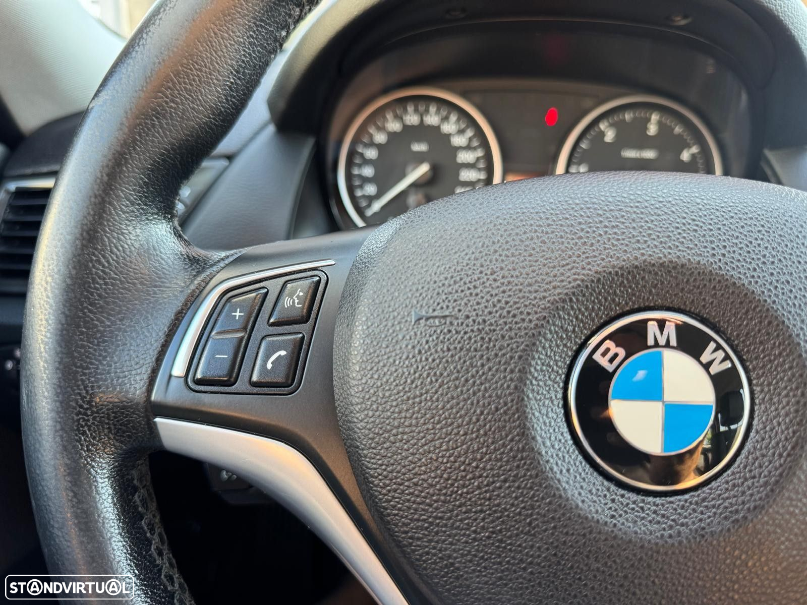 BMW X1 16 d sDrive xLine - 30