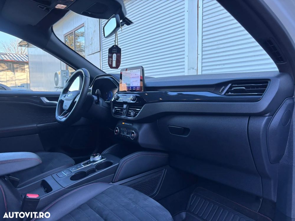 Ford Kuga ver-2-5-duratec-phev-st-line-x - 31