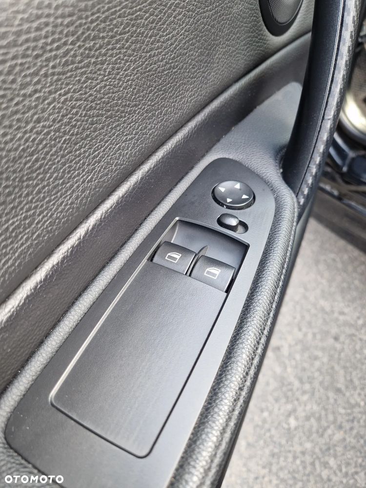 BMW Seria 1 120i - 19
