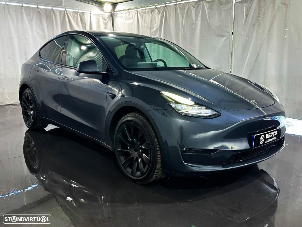 Tesla Model Y Long Range Dual Motor AWD - 4
