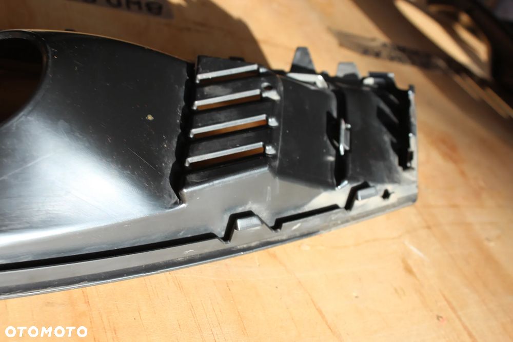 KRATKA ZDERZAKA PRAWA AUDI A4 B9 LIFT 8W0807682AK 2020 - 8