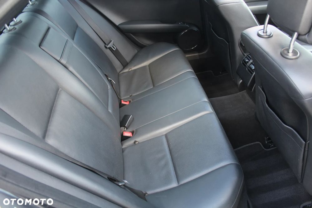 Mercedes-Benz Klasa C 300 7G-TRONIC - 19