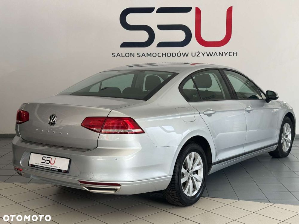 Volkswagen Passat 1.6 TDI BMT Comfortline - 13