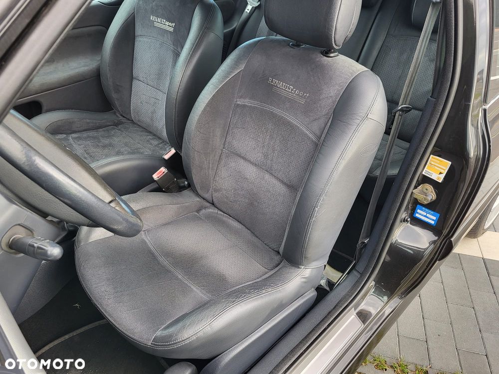 Renault Clio 2.0 16V Sport - 13