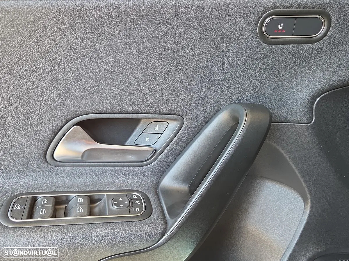 Mercedes-Benz A 200 Standard - 12