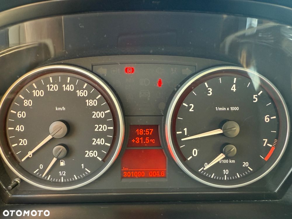 BMW Seria 3 325xi - 11