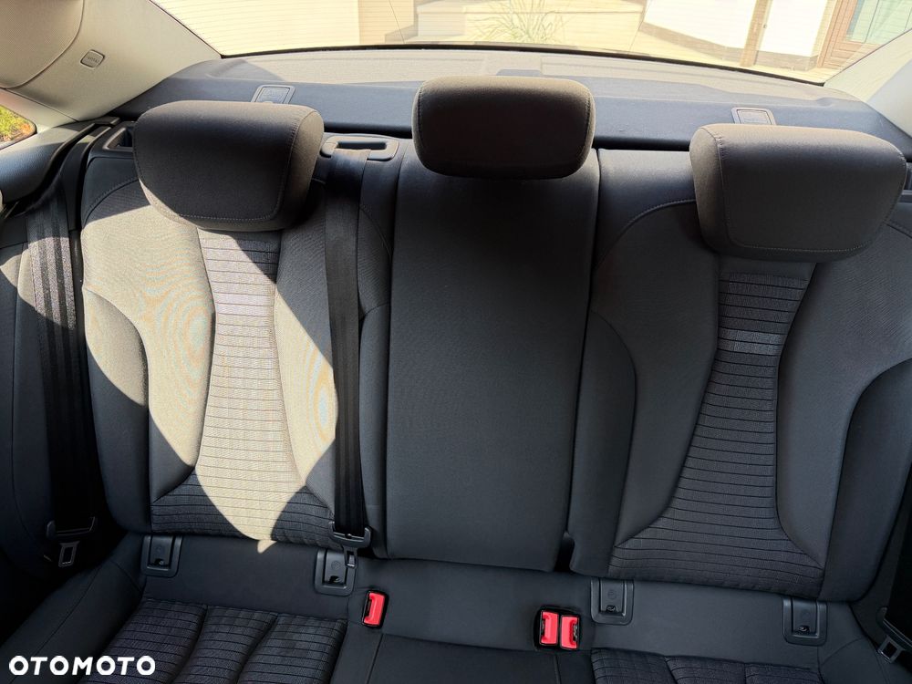 Audi A3 Limousine 1.6 TDI S tronic - 9