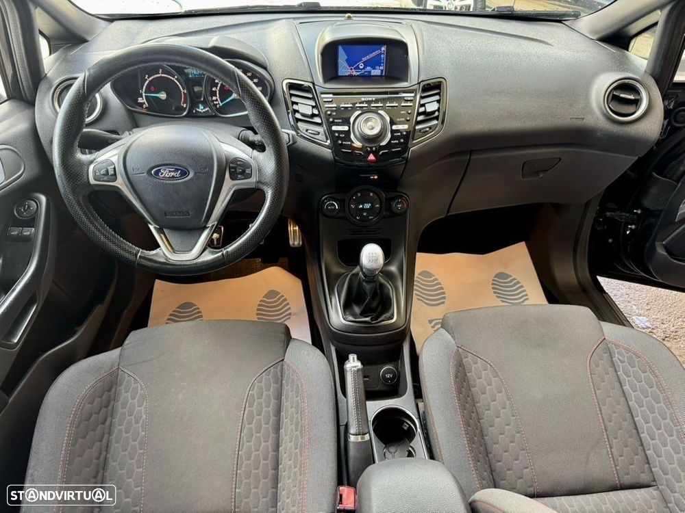 Ford Fiesta 1.5 TDCi STLine - 47