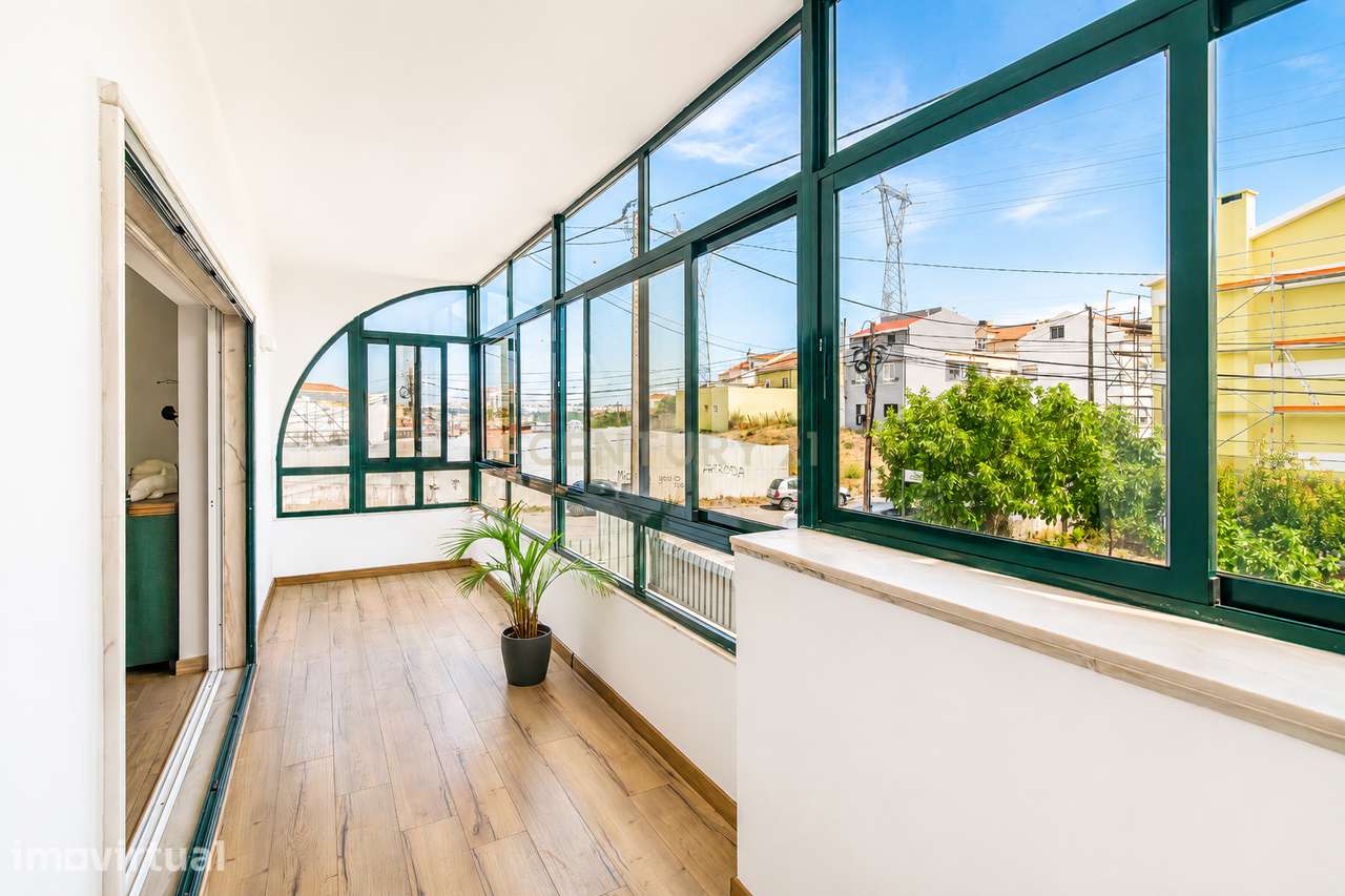Moradia T4 com piscina e garagem junto às Colinas do Cruzeiro - Grande imagem: 4/48