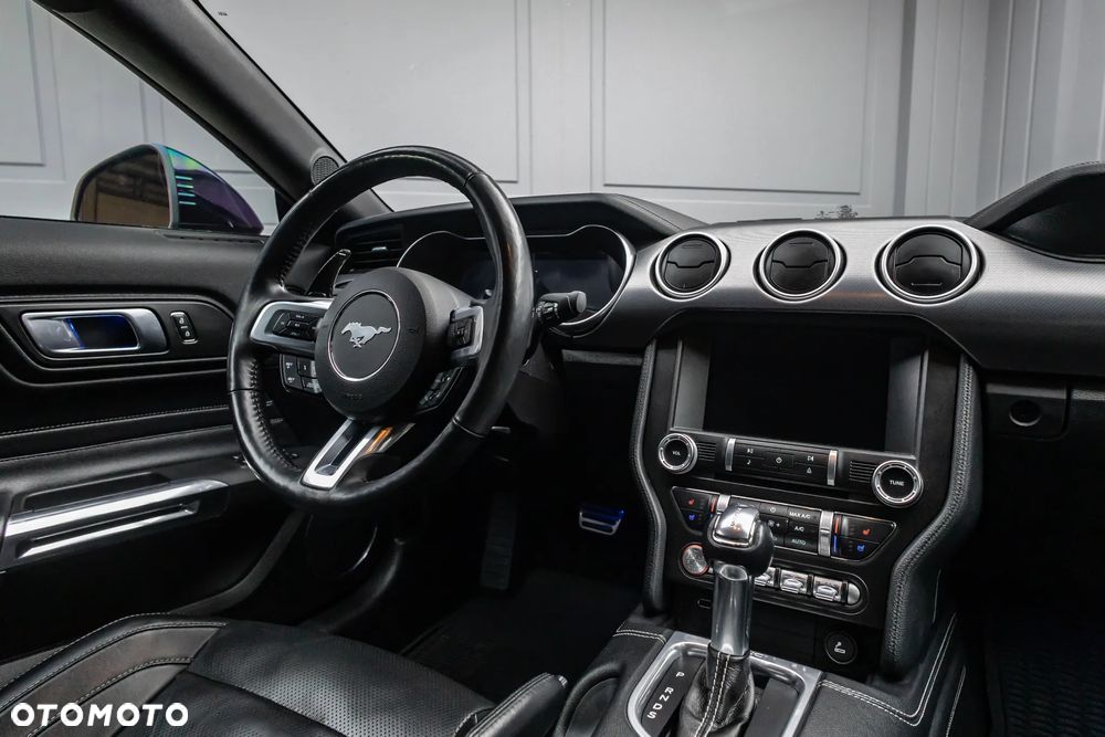 Ford Mustang - 33