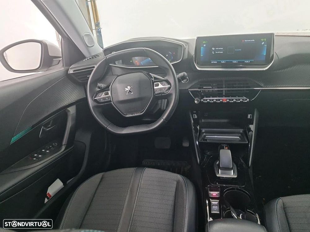 Peugeot e-2008 Allure - 6