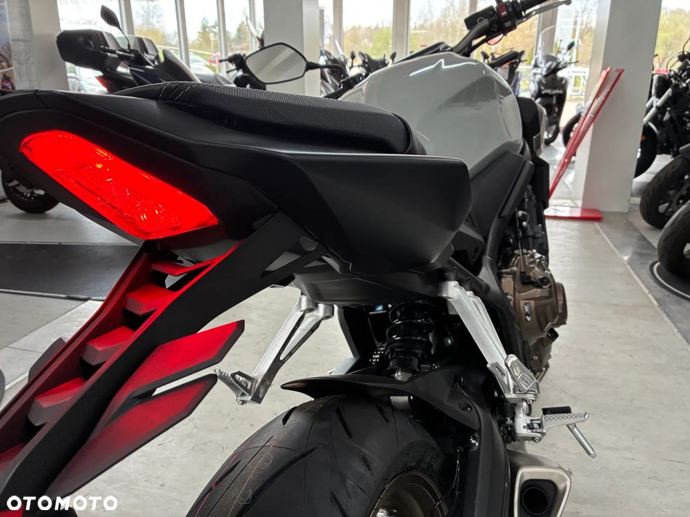 Honda CB - 10