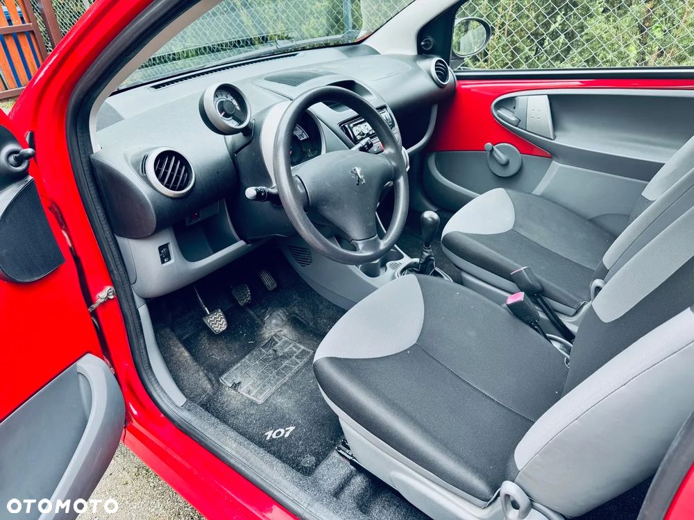 Peugeot 107 - 12