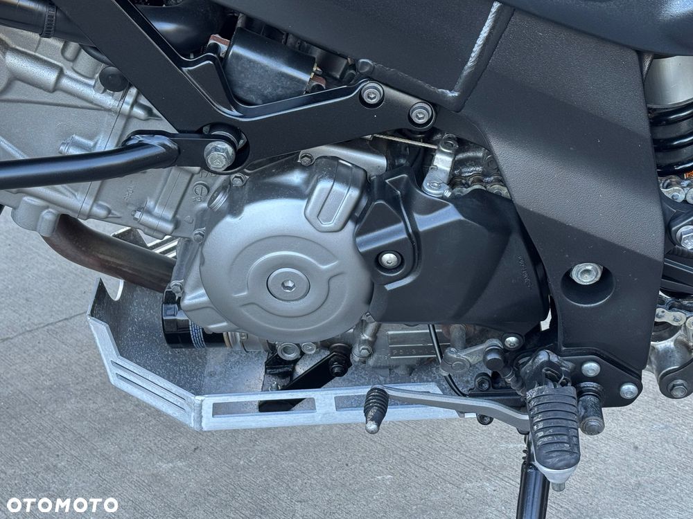 Suzuki V-STROM - 30