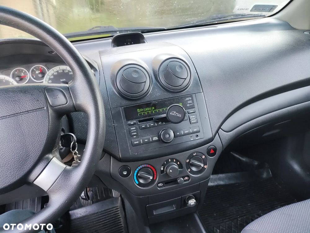 Chevrolet Aveo 1.2 16V Base - 6