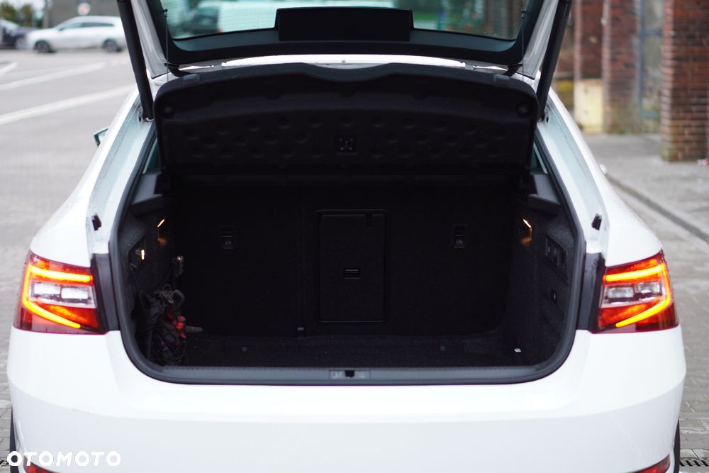 Skoda Superb 1.8 TSI L&K - 18