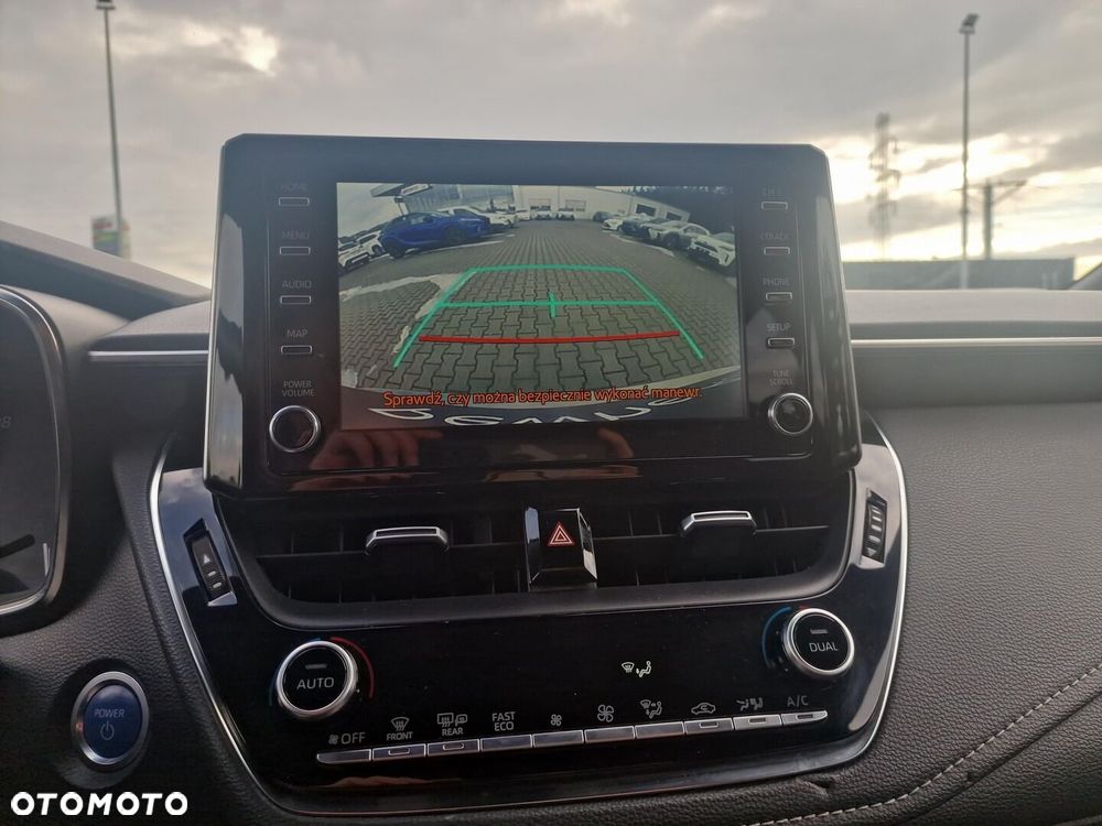 Toyota Corolla 2.0 Hybrid Comfort - 18