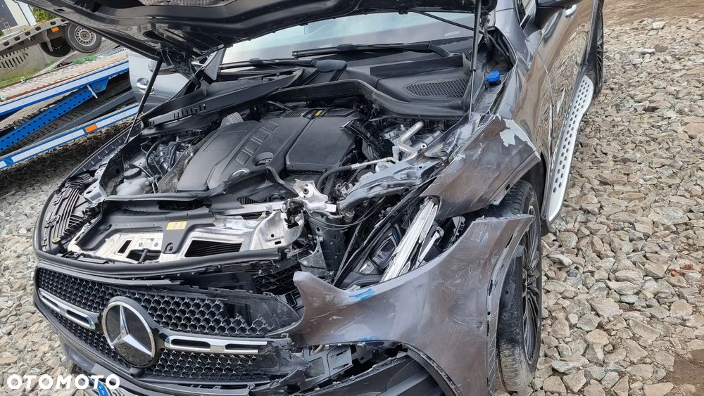 Mercedes-Benz GLC 220 d 4Matic 9G-TRONIC AMG Line Advanced - 39