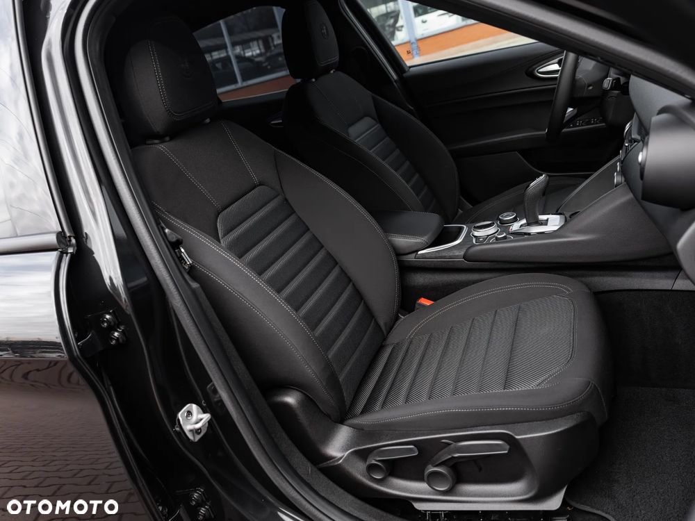 Alfa Romeo Giulia 2.0 Turbo Super - 27