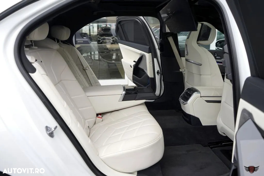 BMW i7 xDrive60 - 22
