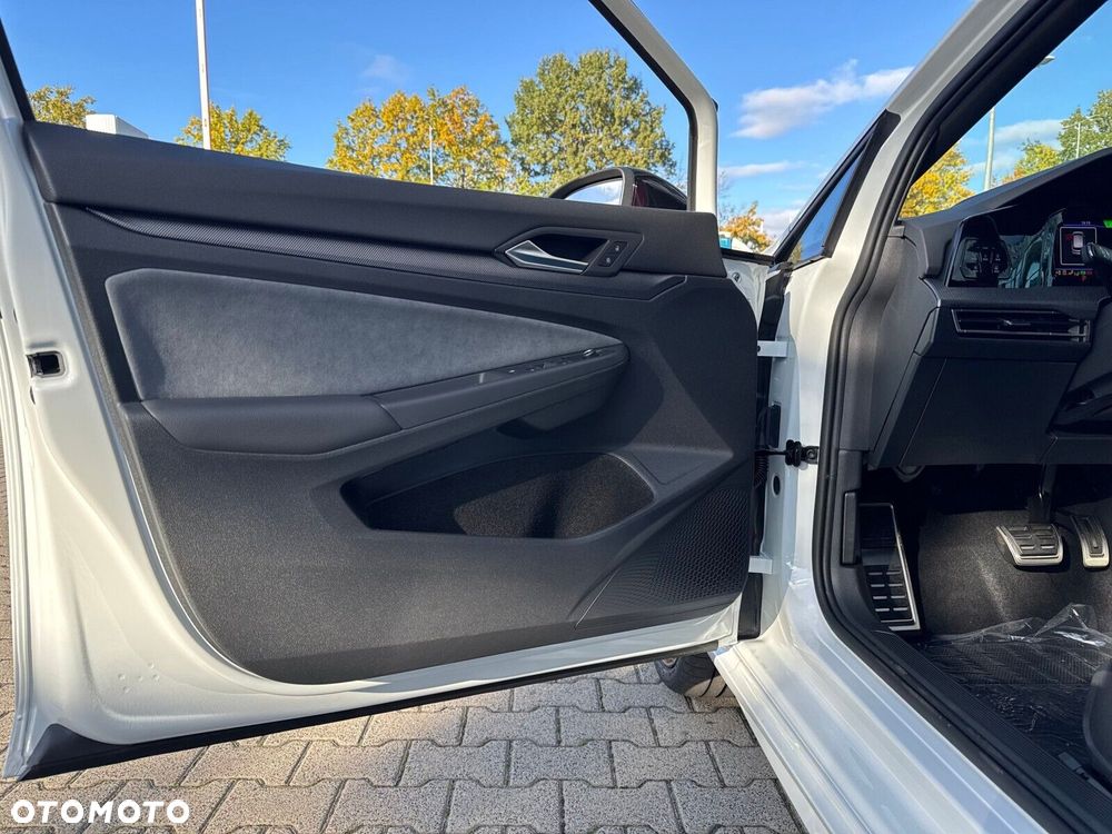 Volkswagen Golf - 11