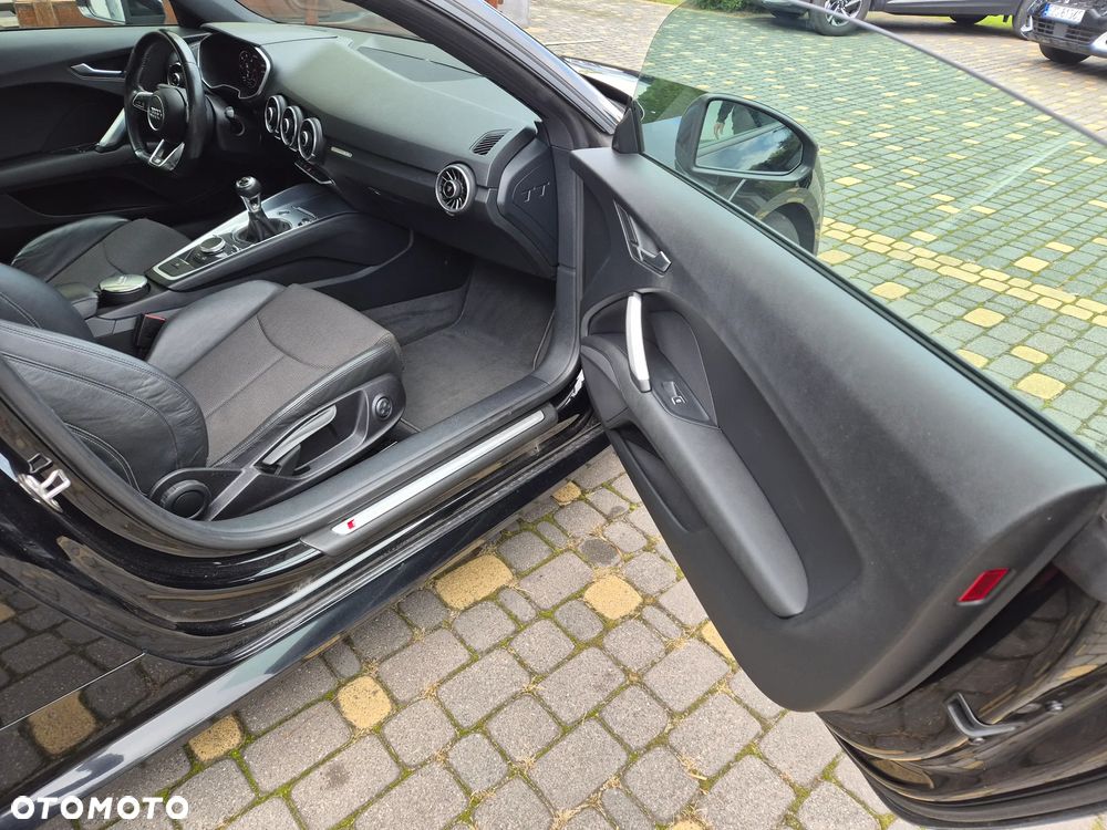 Audi TT S Coupé - 15