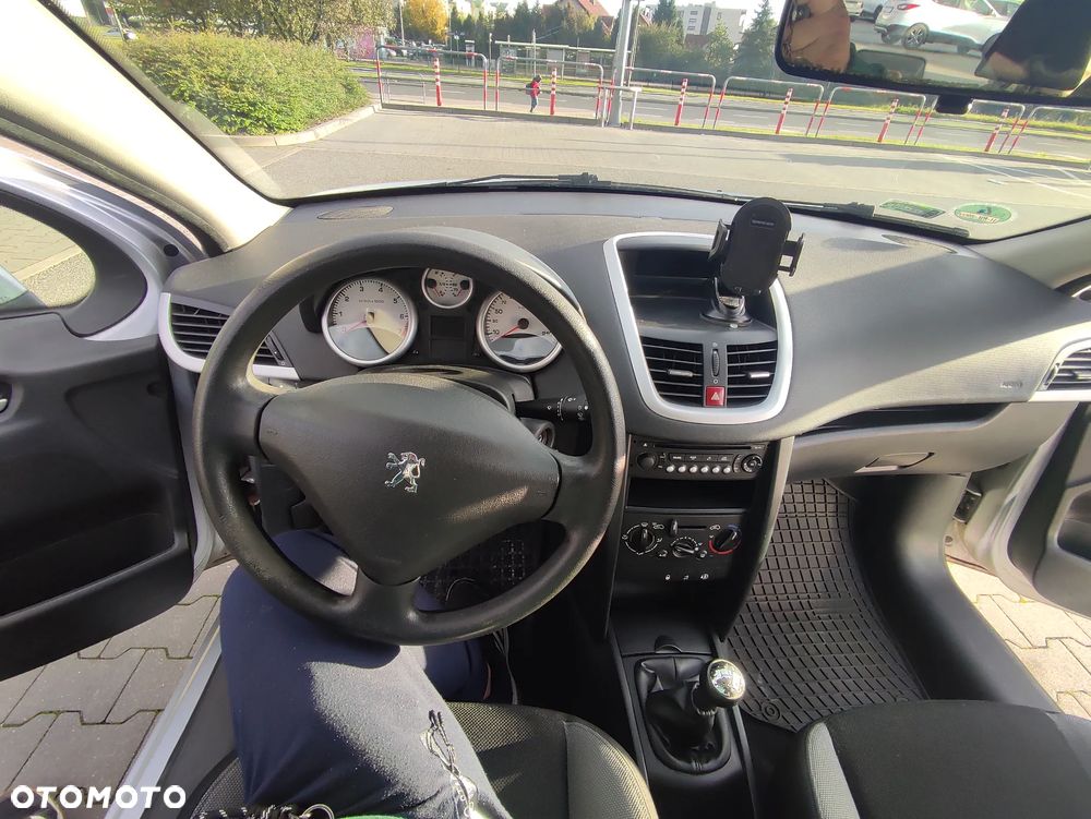 Peugeot 207 - 10