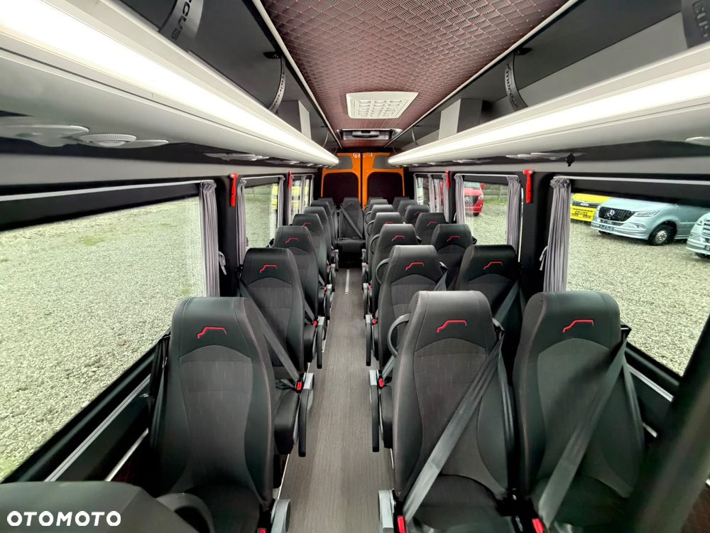 Mercedes-Benz Sprinter 517 - 20