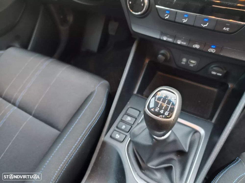 Hyundai Tucson blue 1.7 CRDi 2WD Advantage - 32