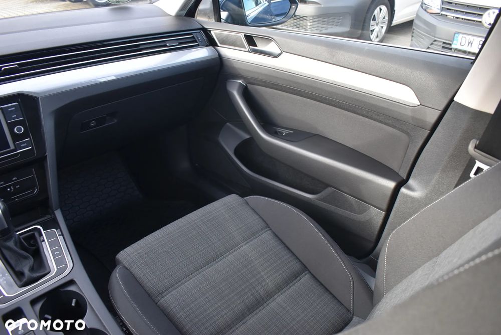 Volkswagen Passat 2.0 TDI EVO Business DSG - 20
