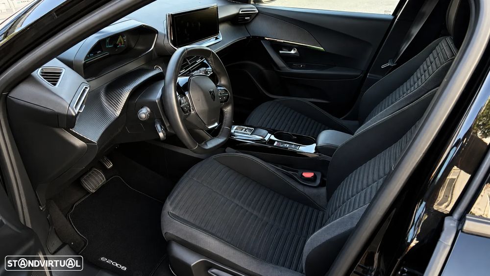 Peugeot e-2008 54 kWh Active - 1