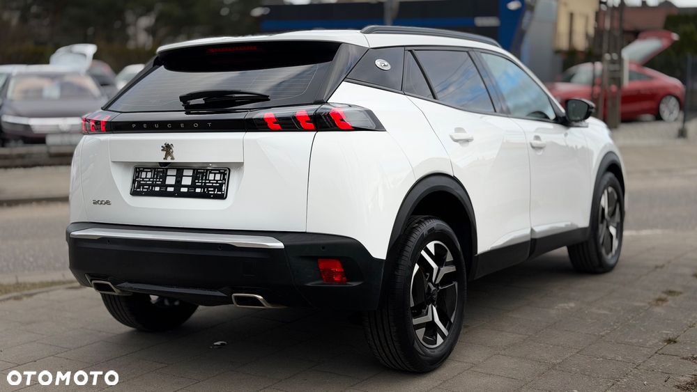 Peugeot 2008 PureTech 130 EAT8 GT - 4