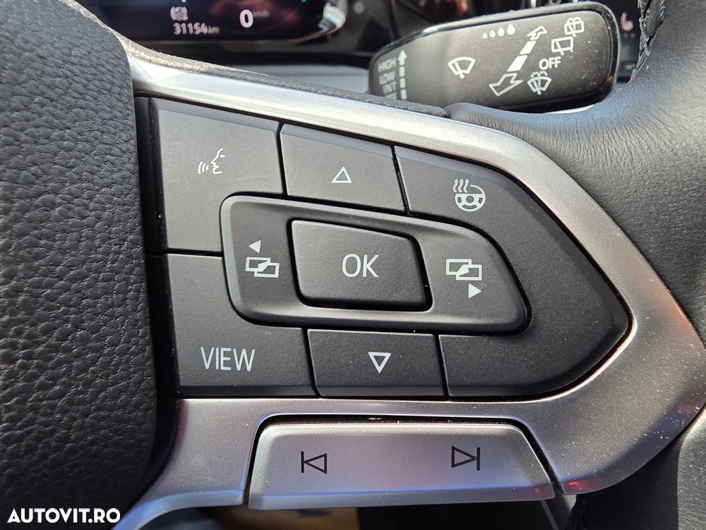 Volkswagen Golf 1.5 TSI ACT Life - 23