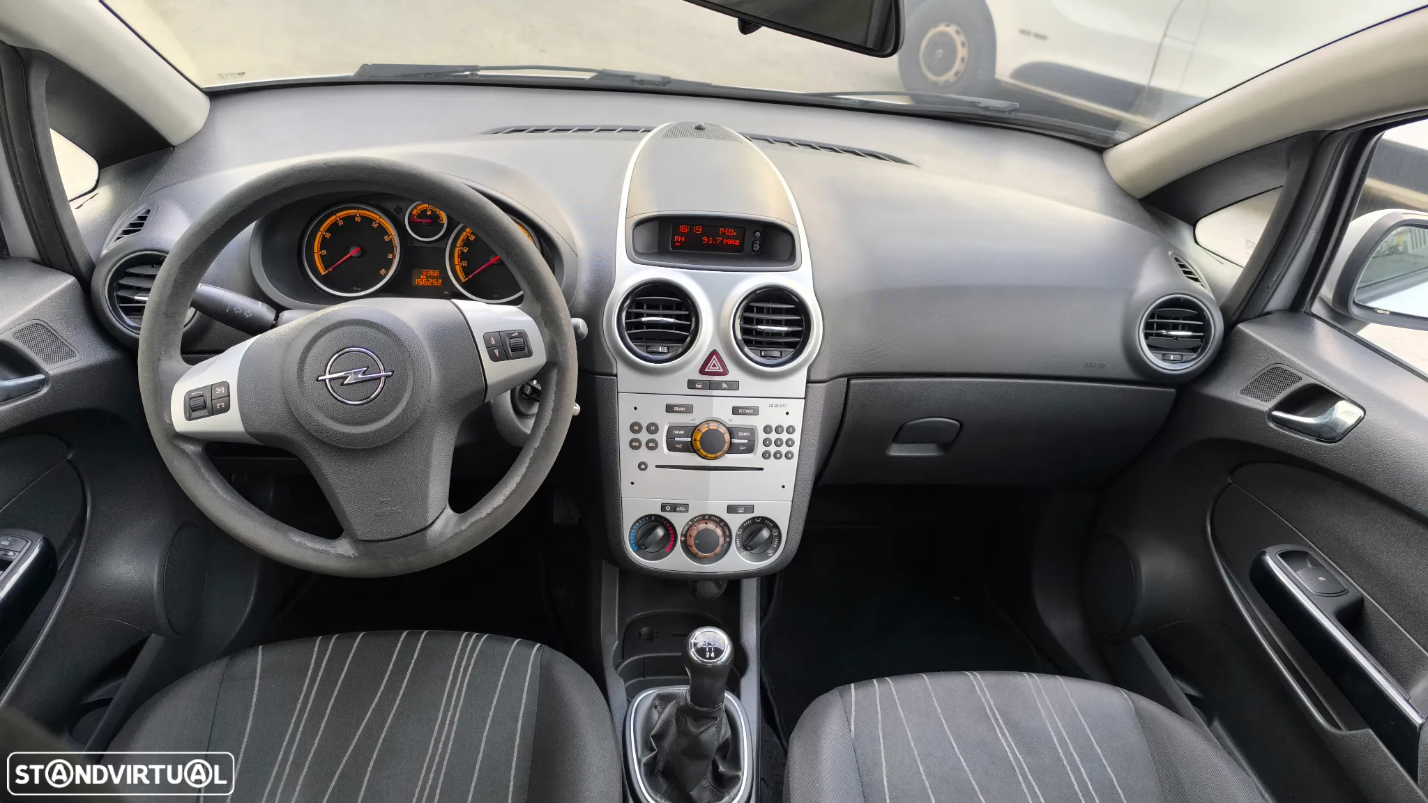 Opel Corsa 1.2 Cosmo - 37
