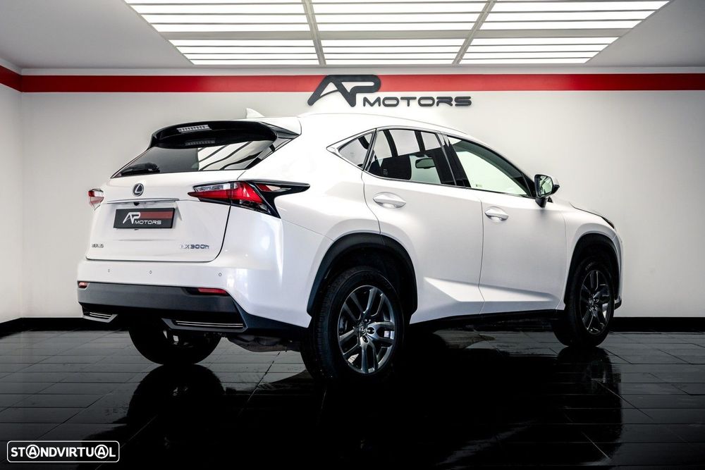 Lexus NX 300h Executive - 10