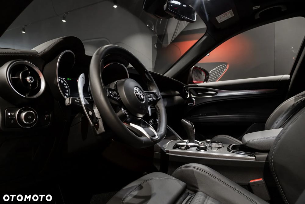 Alfa Romeo Stelvio 2.0 Turbo Veloce Q4 - 11