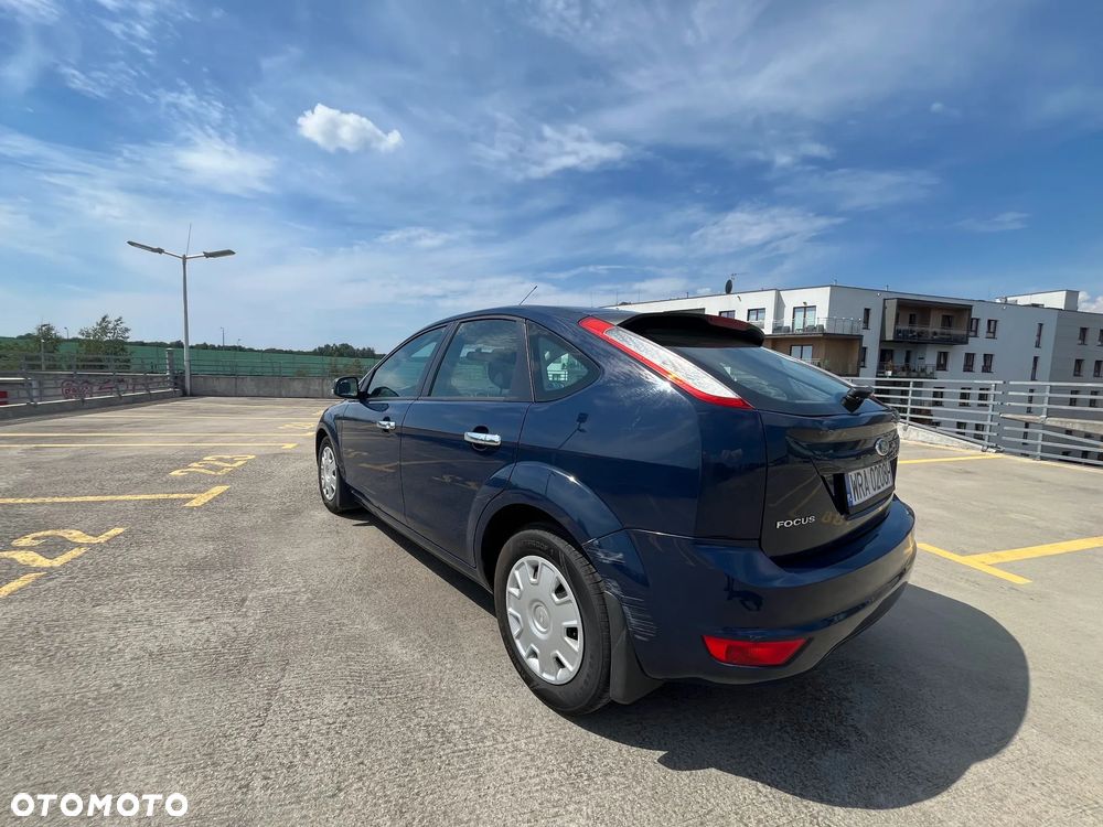 Ford Focus 1.6 Ambiente - 4