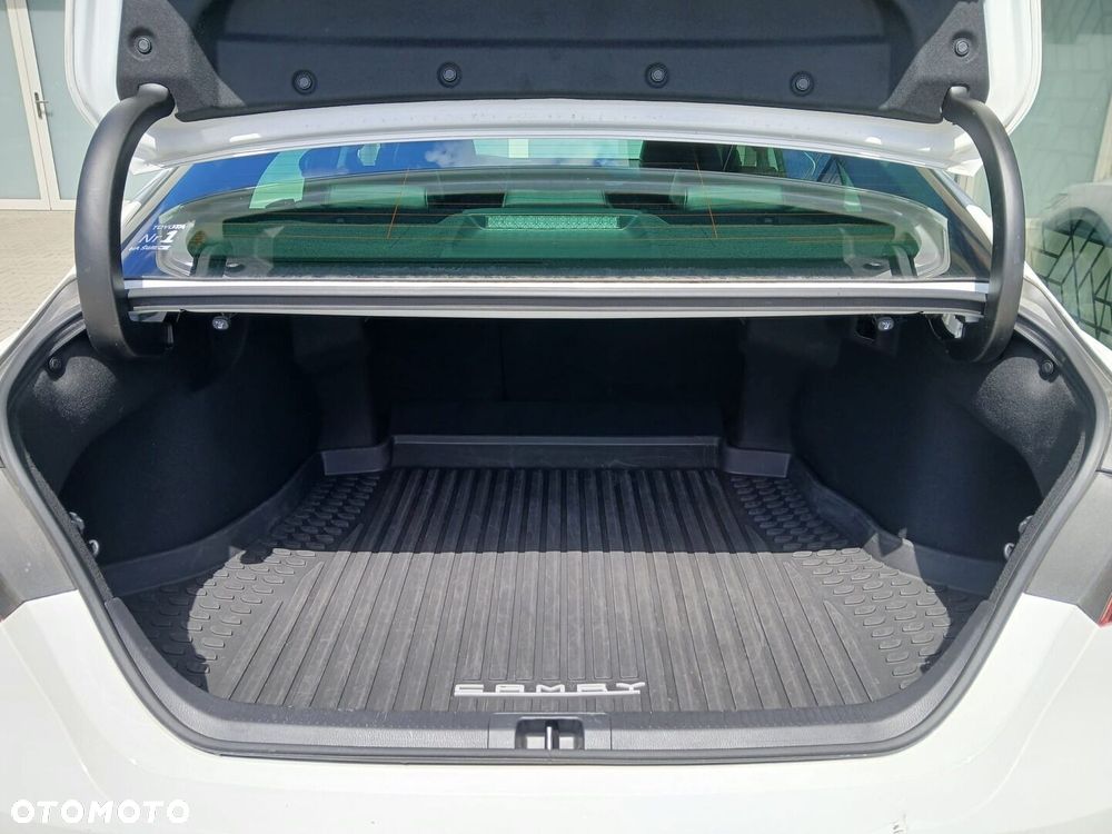 Toyota Camry - 38