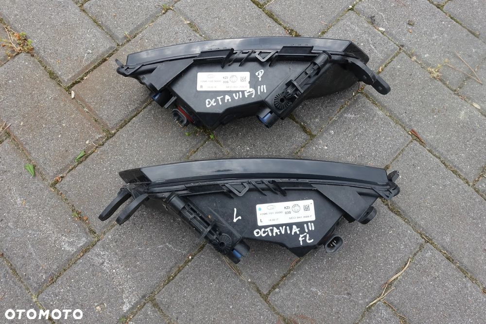 HALOGEN  PRAWY OCTAVIA III LIFT 5E0941699F - 2