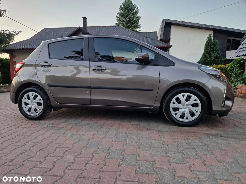 Toyota Yaris 1.5 Premium - 9