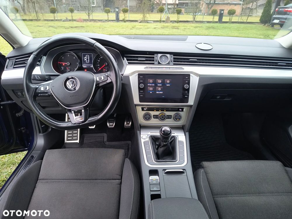 Volkswagen Passat - 7