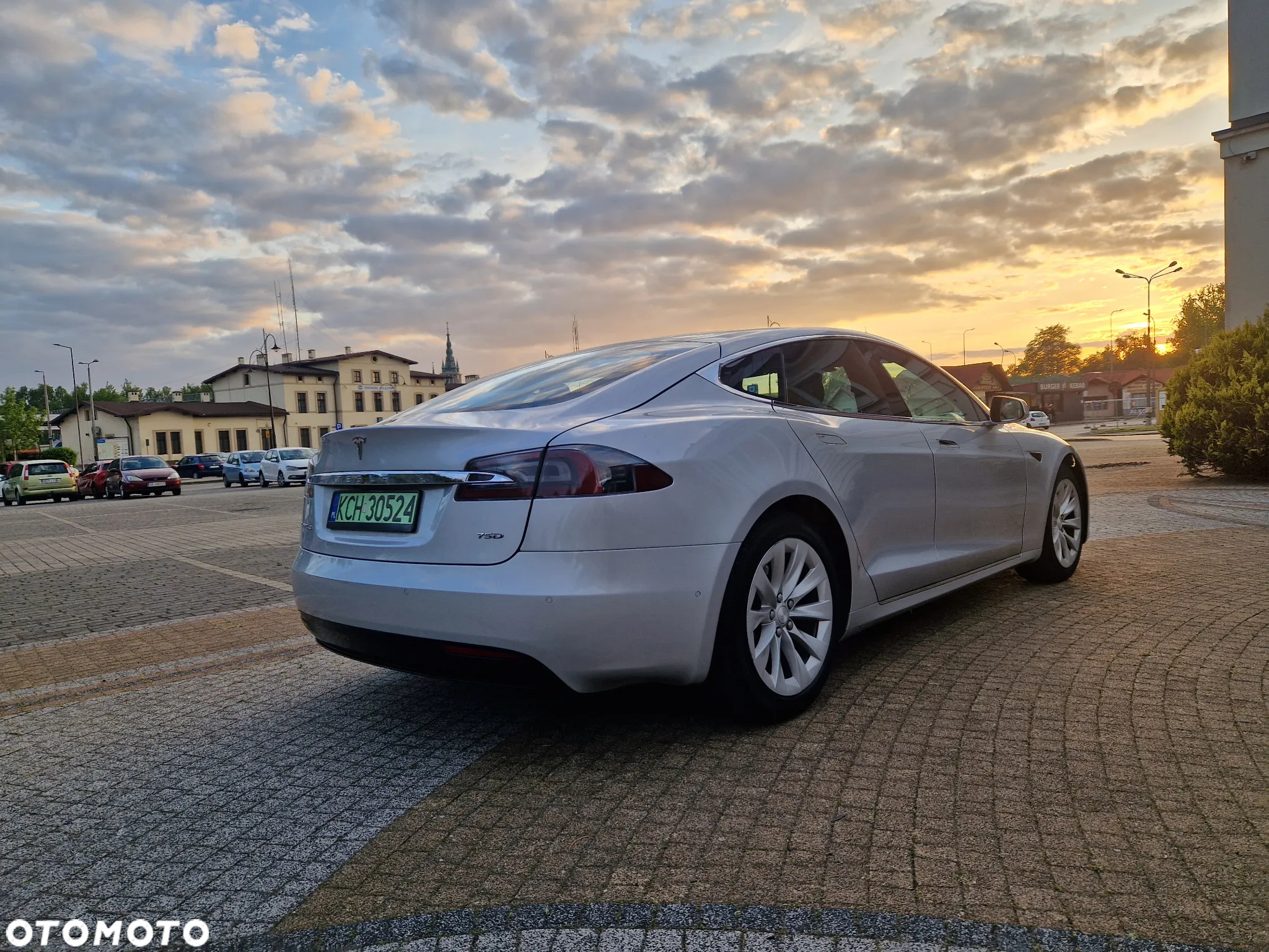 Tesla Model S Long Range Plus - 4