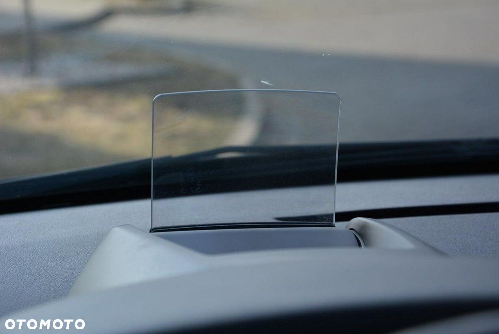 Peugeot 3008 Hybrid4 - 32