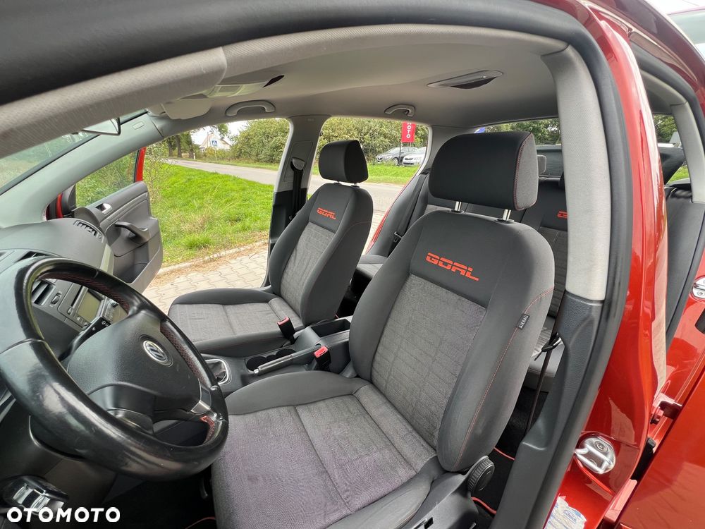 Volkswagen Golf - 25