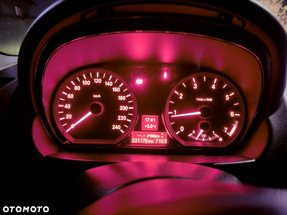 BMW Seria 1 116i - 11