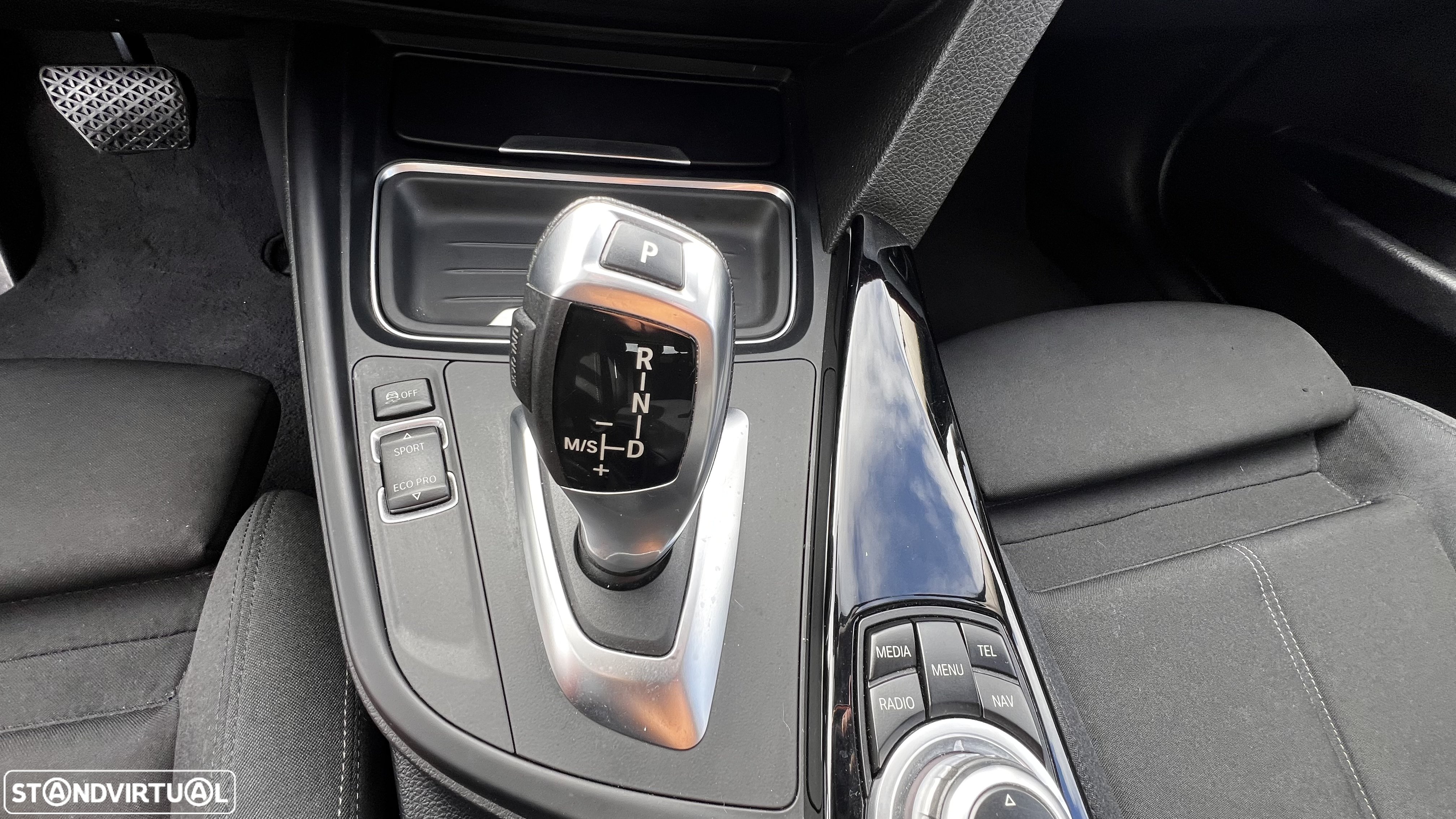 BMW 318 d Touring Auto Line Sport - 35
